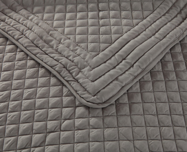 Lotus Home Diamondesque Water and Stain Resistant Quilt