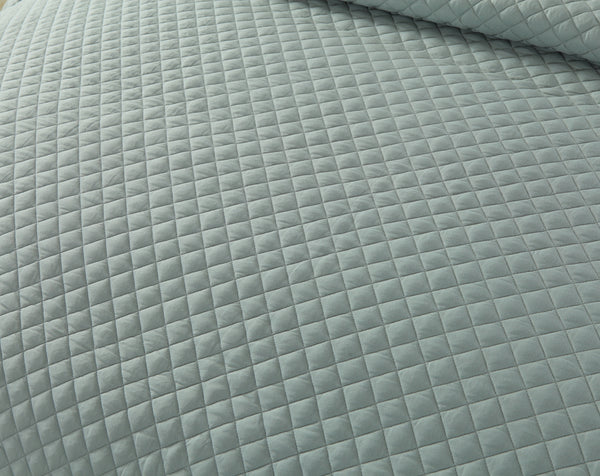 Lotus Home Diamondesque Water and Stain Resistant Quilt