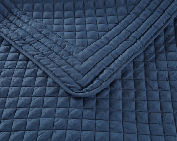 Lotus Home Diamondesque Water and Stain Resistant Quilt