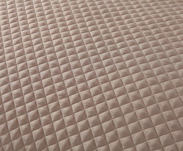 Lotus Home Diamondesque Water and Stain Resistant Quilt