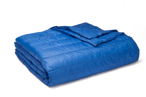 Puff Down Alternative Indoor/Outdoor Water Resistant Blanket With Extra Strong Nylon Cover