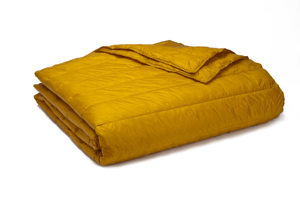 Puff Down Alternative Indoor/Outdoor Water Resistant Blanket With Extra Strong Nylon Cover