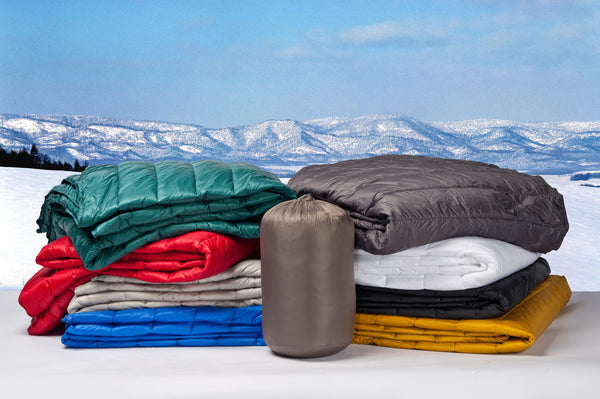 Puff Down Alternative Indoor/Outdoor Water Resistant Blanket With Extra Strong Nylon Cover